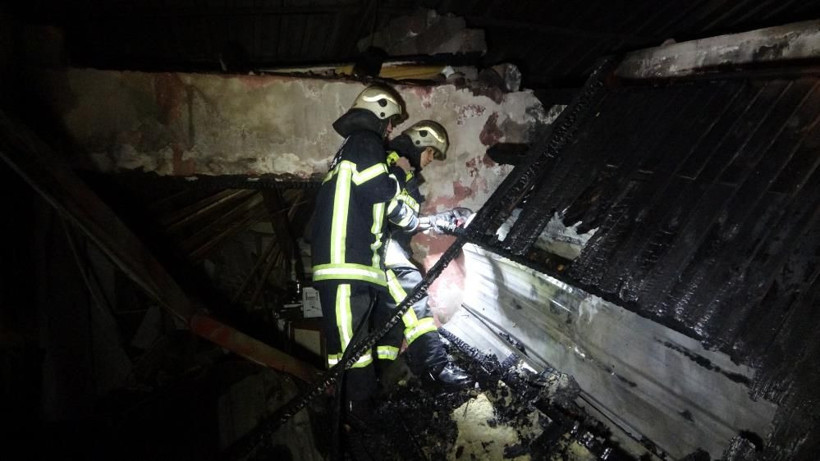 Kayseri'de mutfak tüpü bomba gibi patladı! Evin duvarları yıkıldı - Resim: 3