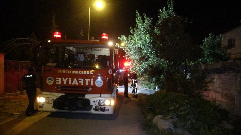 Kayseri'de mutfak tüpü bomba gibi patladı! Evin duvarları yıkıldı - Resim: 4