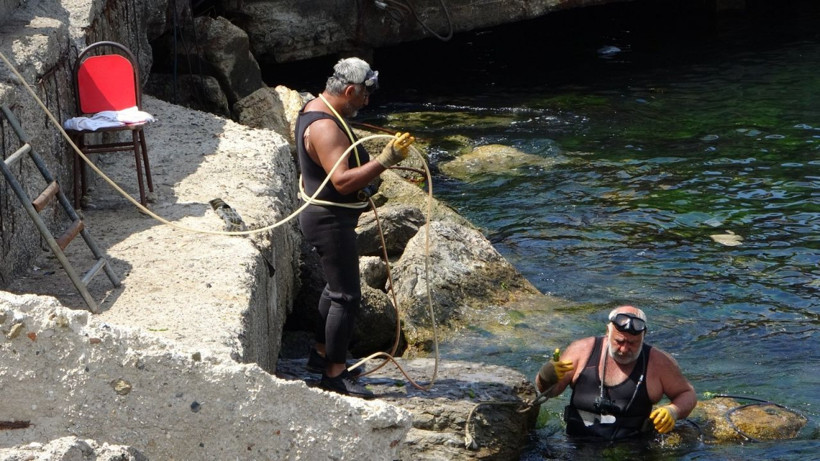 Lodosta batmıştı! 45 gündür sürüyor Maltepe Sahili'nde batan geminin parçaları karaya çıkartıldı - Resim: 3