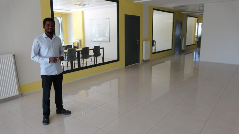 Dilek hemşire ile evlendi hayatı değişti! Nijeryalı Kolo Elazığ'da patron oldu - Resim: 4