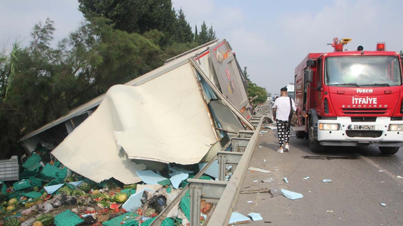 Antalya'da tur otobüsü ile kamyonet çarpıştı! Ölü ve yaralılar var - Resim: 1