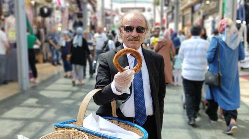 Takım elbise ile simit satıyor Bursa'da aylık kazancına bakın bu mümkün mü - Resim: 2