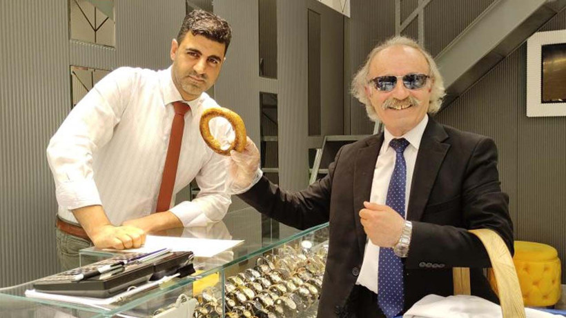 Takım elbise ile simit satıyor Bursa'da aylık kazancına bakın bu mümkün mü - Resim: 4