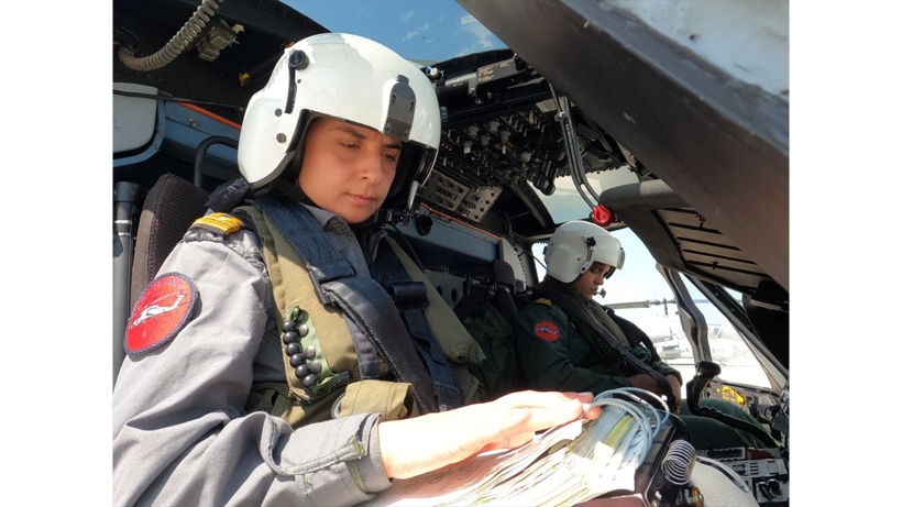Annesinin hayalini gerçekleştirdi gurur kaynağı oldu: Hatice Yüzbaşı Deniz Hava Komutanlığının tek kadın pilotu - Resim: 4