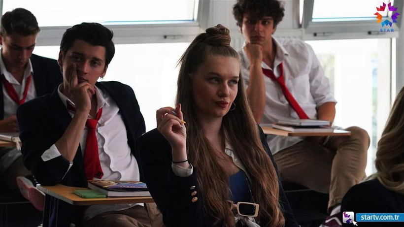 Star'ın çakma dizisi Duy Beni iyice zıvanadan çıktı veliler RTÜK'e saydırdı! Sizin çocuğunuz yok mu! - Resim: 1