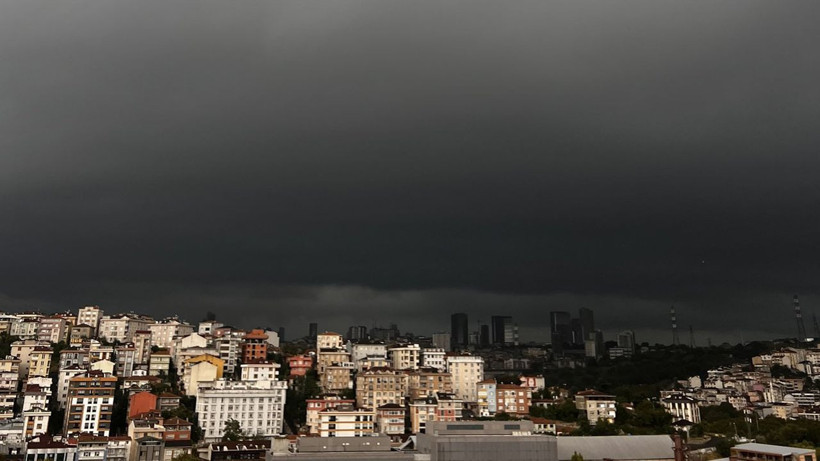 İstanbul'da sağanak felaketi! Normalin 4 katı yağmur yağdı! İlçelerde hayat felç - Resim: 2