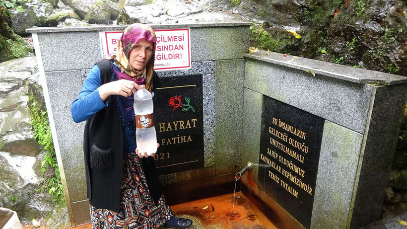 Rizeliler 'zehir' içiyor! Şifalı denen ancak arsenikli çıkan suyu içmek için kuyrağa girdiler: 'rapora inanmıyoruz' - Resim: 2