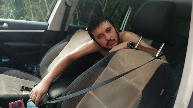 Arabada kilitli kaldı, cam kırılıp kurtarılınca da ilk işi bakın ne yapmak oldu! - Resim: 2