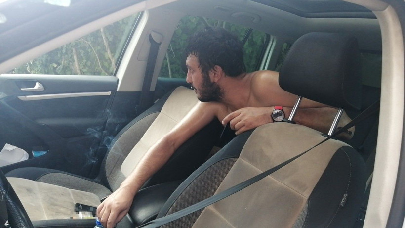 Arabada kilitli kaldı, cam kırılıp kurtarılınca da ilk işi bakın ne yapmak oldu! - Resim: 3