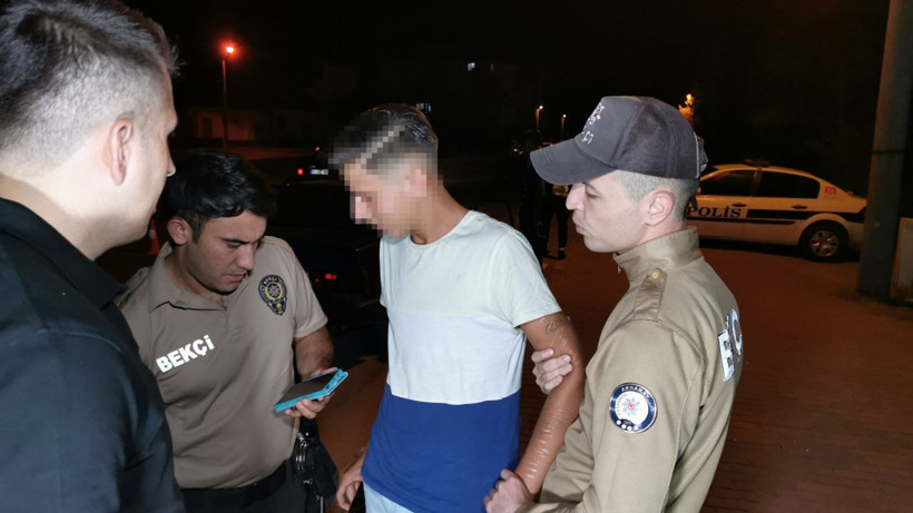 Kendisini yakalayan polisleri dövdürtmek için adam çağırdı! 'Bunların kaşıntıları var. Aksaray'ı topla gel...' - Resim: 4