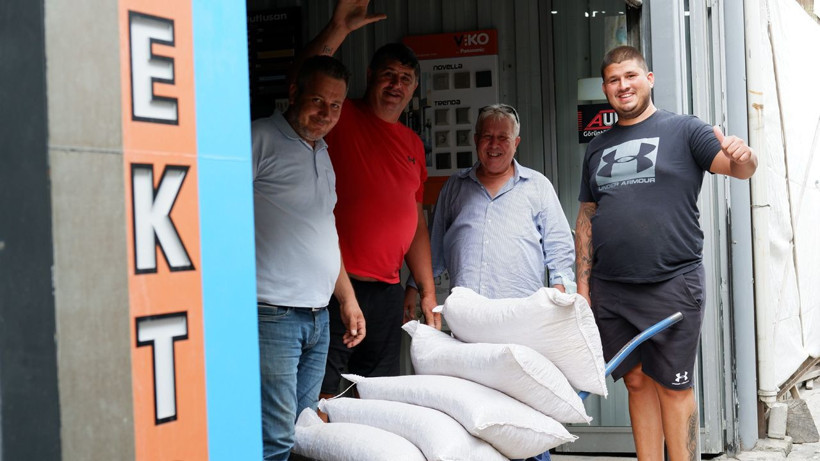 Bulgarlar Edirne'de bunu da yaptı, tırları doldurup çuval çuval götürmeye başladılar - Resim: 2