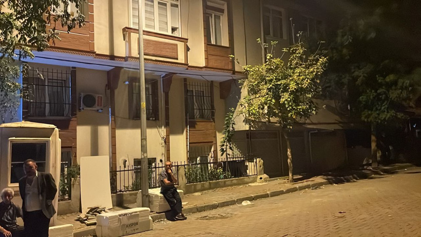 İstanbul'da yanında inşaat temeli kazılan iki binada korku dolu anlar! - Resim: 1