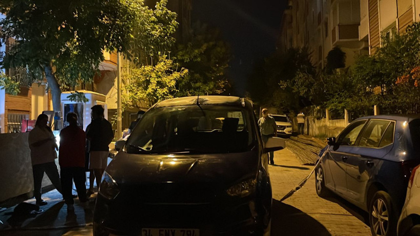 İstanbul'da yanında inşaat temeli kazılan iki binada korku dolu anlar! - Resim: 3