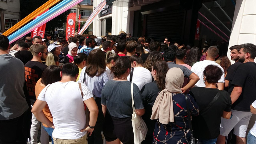 Ordu'da indirim izdihamı! Bekçi skandal tehditle elinden aldı! Silahı kafasına dayarım... - Resim: 1