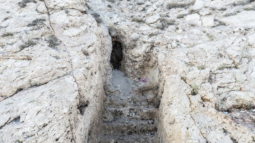 Van Gölü'nde sular çekildi kayaya oyulan Urartu Limanı ortaya çıktı! İlk defa görüldü - Resim: 3