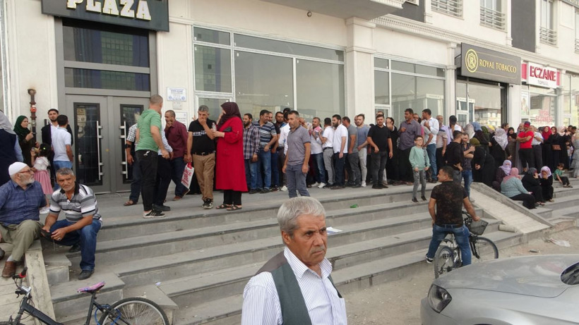 "Avrupa'ya gönderiyorlar" yalanı ortalığı karıştırdı! Oraya koştular - Resim: 2