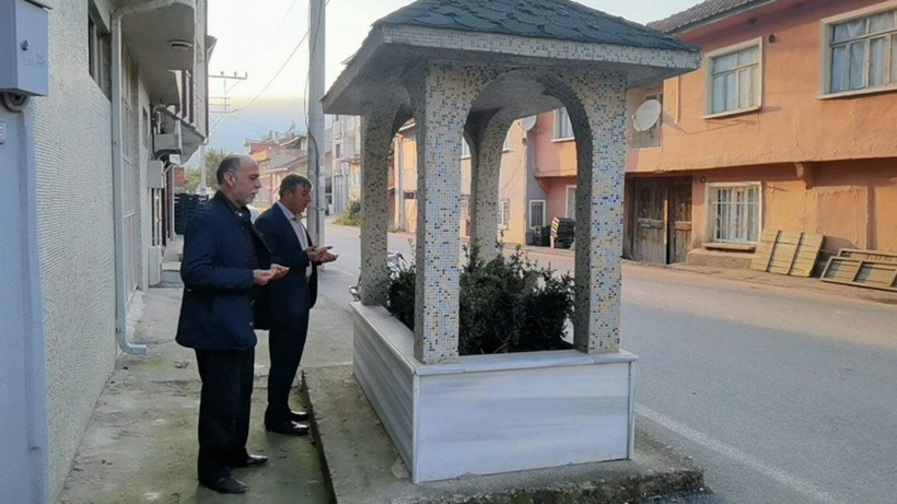 'Kapısında öleyim' dedi öldü Bursa'da gizemli mezar yüzünden muhtarı azarladılar - Resim: 2