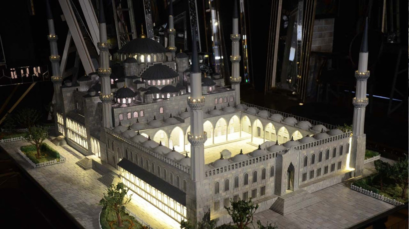 7 bin parça ile yaptılar 3 buçuk ay sürdü Sultanahmet Camisi'nin maketi büyüledi - Resim: 3