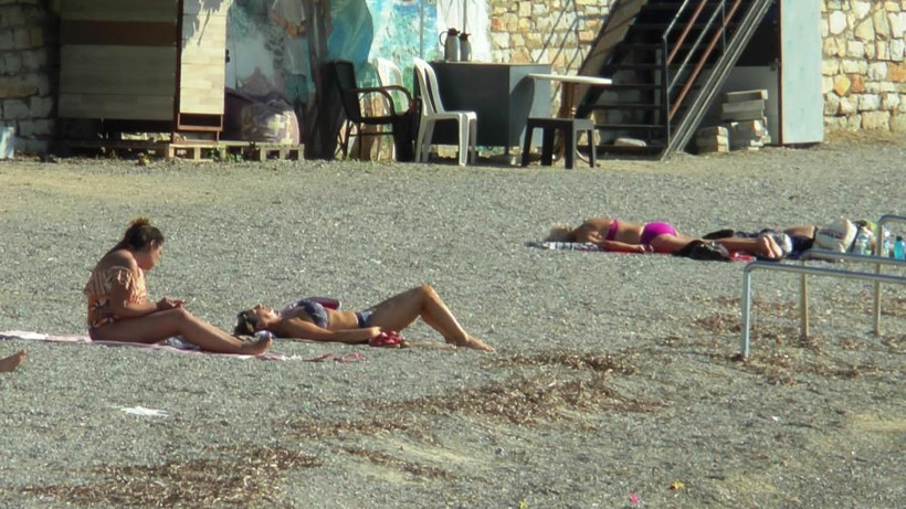 Kasım ayında sıcak havanın tadını deniz keyfi yaparak çıkardılar! - Resim: 1