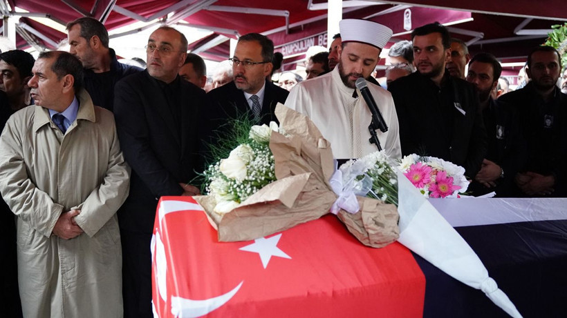 Abdurrahim Albayrak'ın torununun cenazesi! İntihar etti denen Batuhan'ın babası ve annesi... - Resim: 3