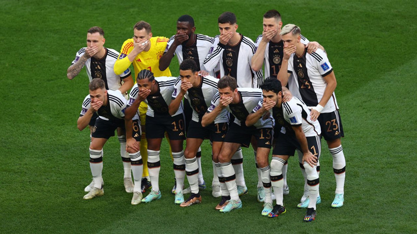 Almanya'dan Dünya Kupası tarihine geçecek protesto! Japonya maçı öncesi futbolcuların hareketi olay oldu! - Resim: 1