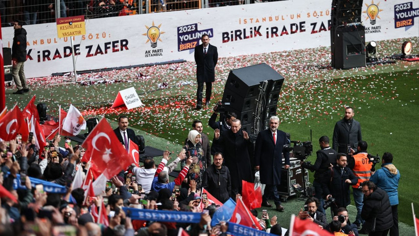 AK Parti İstanbul mitingine damga vurdu: Cumhurbaşkanı Erdoğan için dev koreografi! - Resim: 1