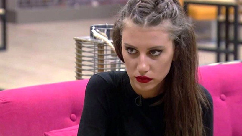 Kısmetse Olur Melis Buse, başörtülü kadına hakaret yağdırdı! Bakın sonu ne oldu! - Resim: 3