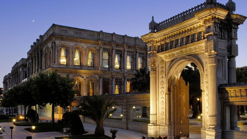 İstanbul Çırağan Sarayı lanetli çıktı! Tekinsiz sarayın altında 'rüyalara giren' esrarengiz mezarlar meğer... - Resim: 2