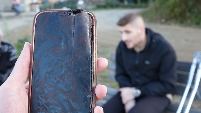 Türk askeri mucize yaşadı! Ünlü marka telefon kurtardı, mermi isabet edince bu hale geldi - Resim: 4