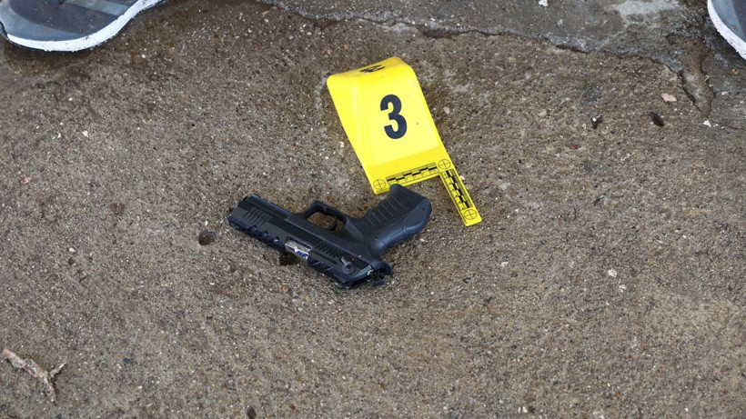 Polis zırhlı araçla içeri daldı 6 kişi ateş açtı! Film sahnesi değil burası Adana: Vuruldu... - Resim: 2