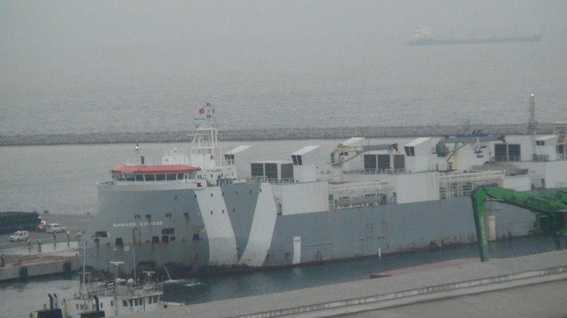 Bandırma'nın korkulu rüyası! "Yüzen Ahır" limana geri döndü: Tozu, dumanı ve kokusu... - Resim: 1