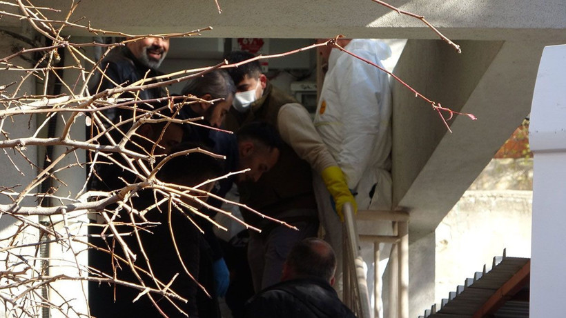 İstanbul'da dehşet evi! İki genç kadın ölü bulundu! Cinayetleri itiraf etti uyuşturucu, fare zehri ve şizofreni ilaçları... - Resim: 1