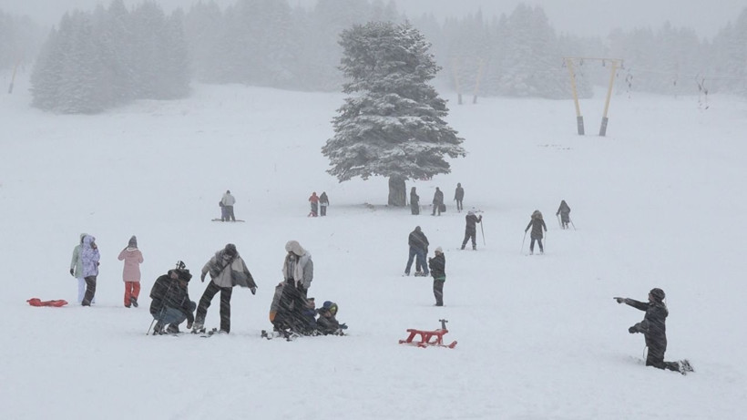 Uzun süredir bekleniyordu!İki gündür aralıksız yağıyor kar kalınlığı 35 santimetreye ulaştı - Resim: 4
