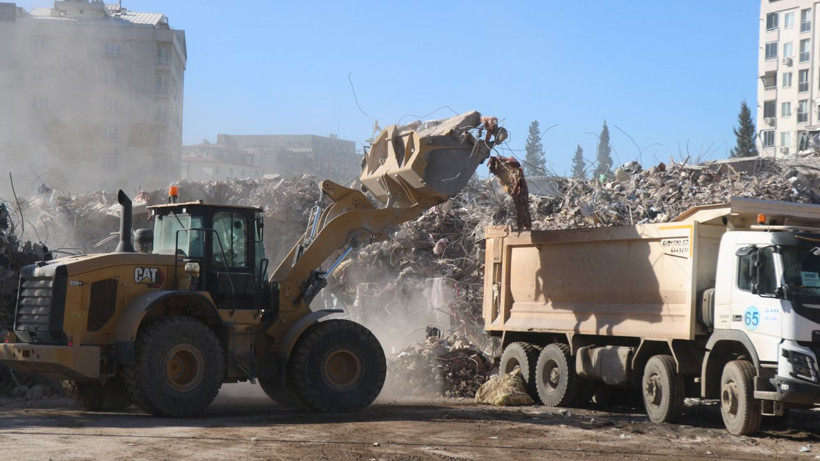 Acı feryatlardan sonra Kahramanmaraş'tan toz bulutu yükselmeye başladı - Resim: 2