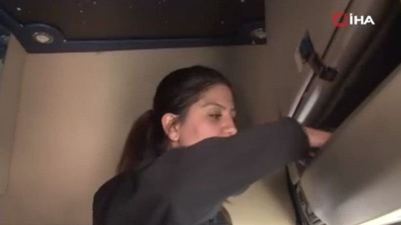 Kendi tırıyla Fransa'dan yardım getirdi, genç kadın tek başına 4 bin 300 kilometre yol yaptı - Resim: 2