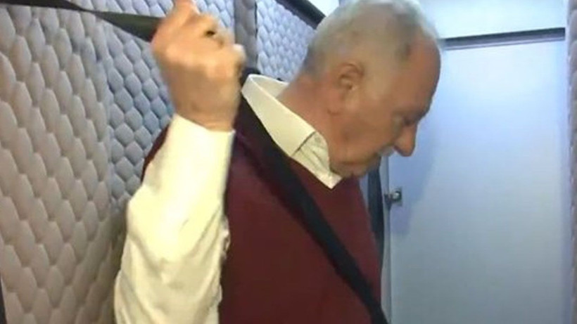 Görenler ilk başta TV ünitesi zannediyor, deprem korkusuyla evine bakın ne yaptı - Resim: 4