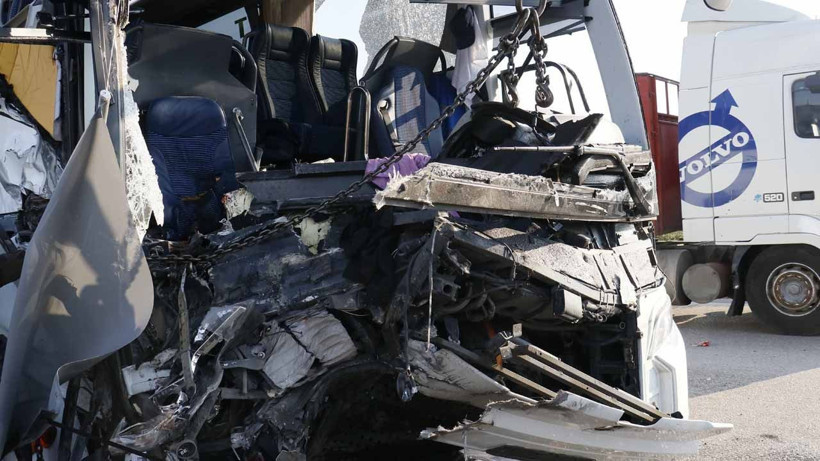 Depremzede öğrencileri Hatay'dan Konya'ya götüren otobüs kaza yaptı! - Resim: 4