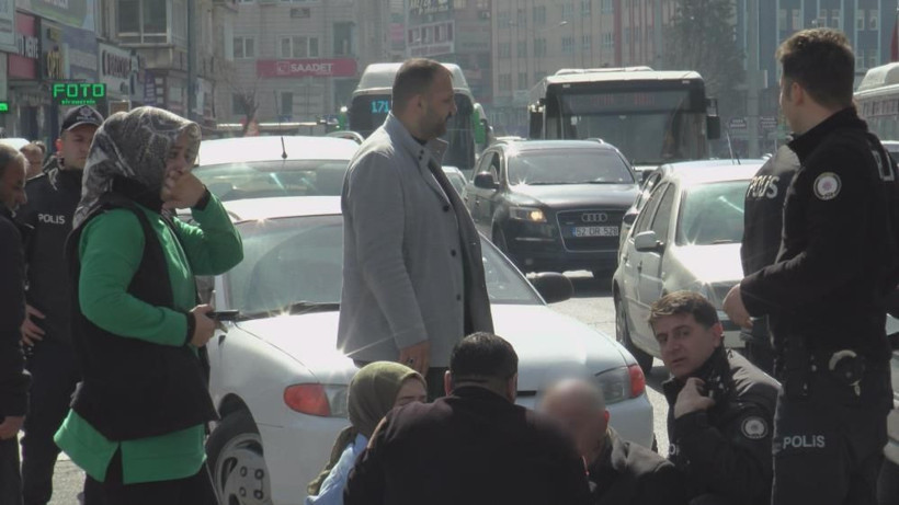 Kayseri'de kaza: Çarptığı yayanın başında hüngür hüngür ağladı! - Resim: 1