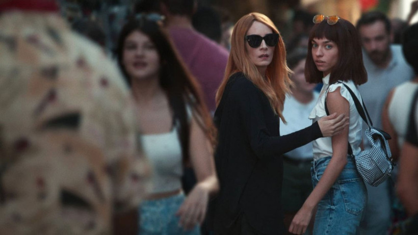 Biz Kimden Kaçıyorduk Anne Netflix'te rekor kırdı! Perihan Mağden yazdı Melisa Sözen oynadı - Resim: 3