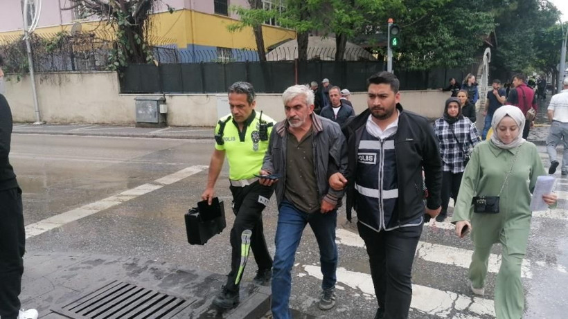 Trafiği altüst edip kırmızı ışıkta direksiyon başında sızıp kaldı! Polis uyandırdı: Akollü sürücünün sözleri pes dedirtti! - Resim: 4