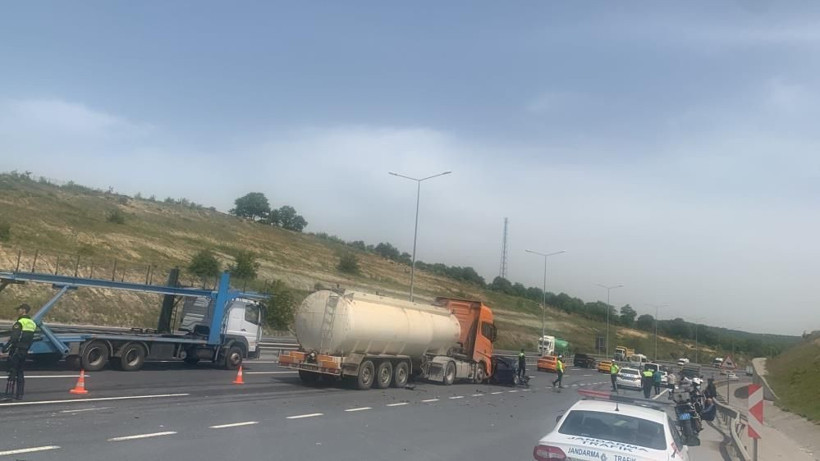 Eyüpsultan’da feci kaza: Arızalanan araca tanker çarptı ortalık savaş alanına döndü! - Resim: 3