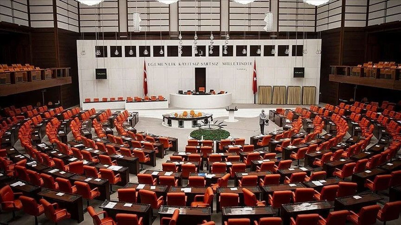 28. Dönem parlamentosunun yüzde 63,49'u yenilendi! 335'i ilk kez seçildi işte yeni dönemde TBMM'de yer alacak 600 milletvekili - Resim: 1