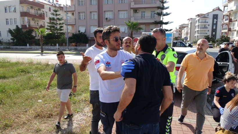 Test etmek istediği aracı hurdaya çevirdi, kadın sürücünün eşi gelince gerginlik çıktı - Resim: 1