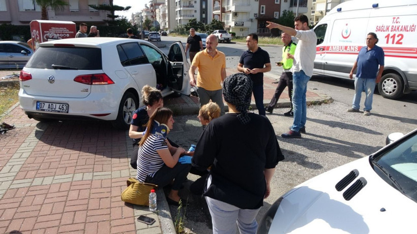 Test etmek istediği aracı hurdaya çevirdi, kadın sürücünün eşi gelince gerginlik çıktı - Resim: 3