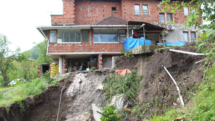 Gözlerine uyku girmiyor bir aydır nöbetteler! Trabzonlu aile sitem etti: Her gelen fotoğraf çekip gidiyor - Resim: 4