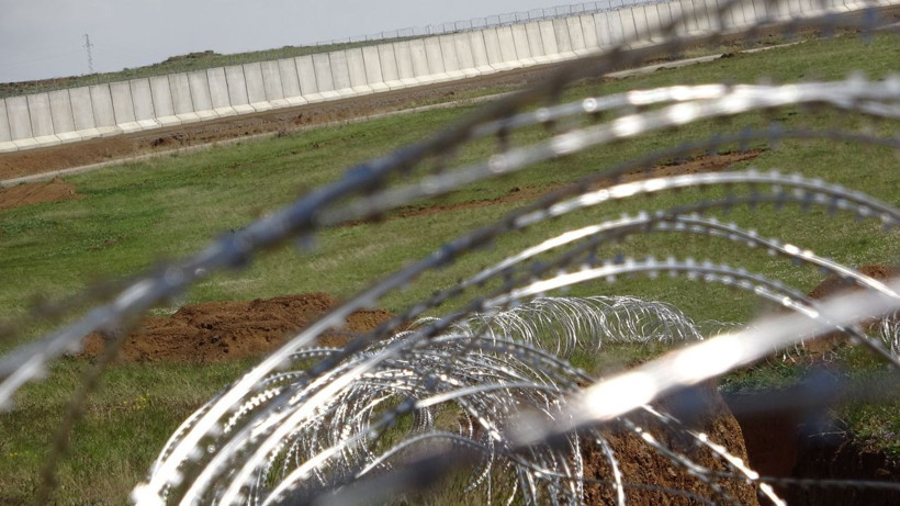 İran sınırına örülen duvarın uzunluğu 100 kilometreyi buldu - Resim: 3