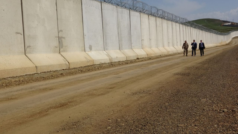 İran sınırına örülen duvarın uzunluğu 100 kilometreyi buldu - Resim: 4