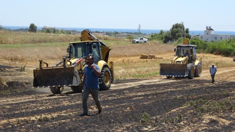 Anızda başladı ormana sıçradı! 2 dönümlük arazi ve samanlar küle döndü - Resim: 2