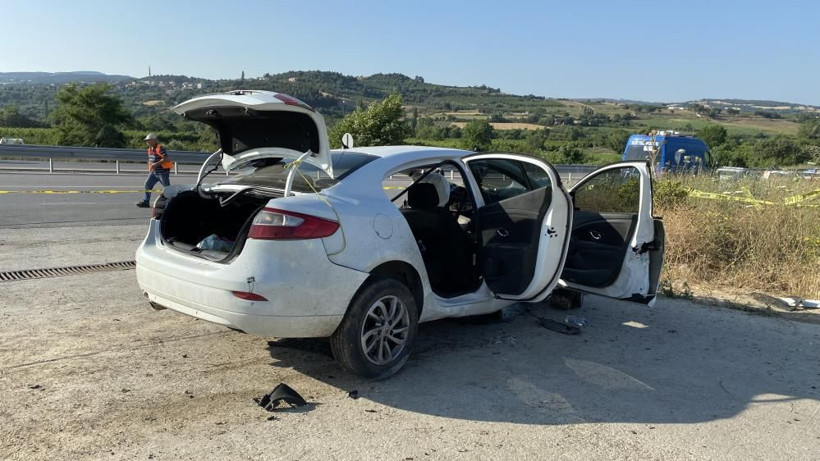 Çanakkale'de korkunç kaza! Otomobilin motoru yerinden fırladı, araçtan çok sayıda uyuşturucu çıktı - Resim: 4
