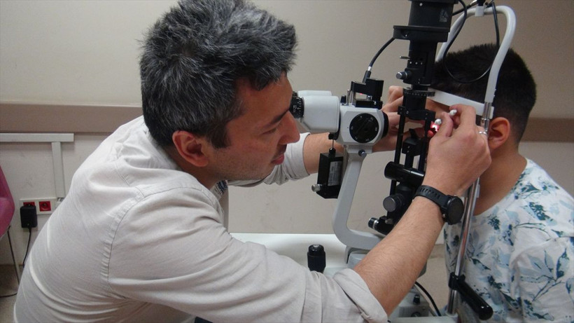 Ağrı şikayeti ile hastaneye gitti! Çocuğun gözünden çıkanlar dehşete düşürdü - Resim: 4
